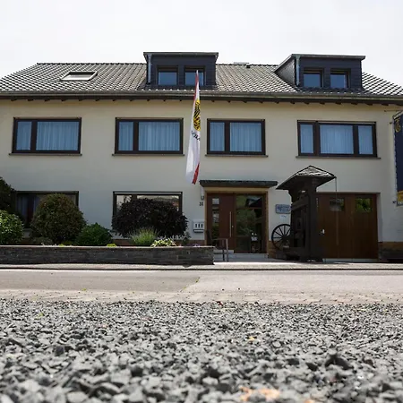 Weingut Gerhard Trossen Bed & Breakfast *