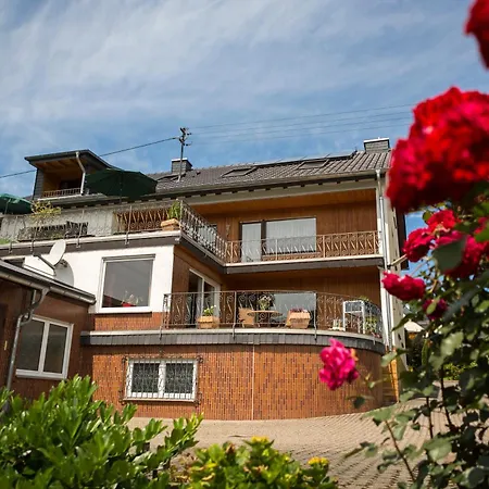 Weingut Gerhard Trossen Bed & Breakfast Krov